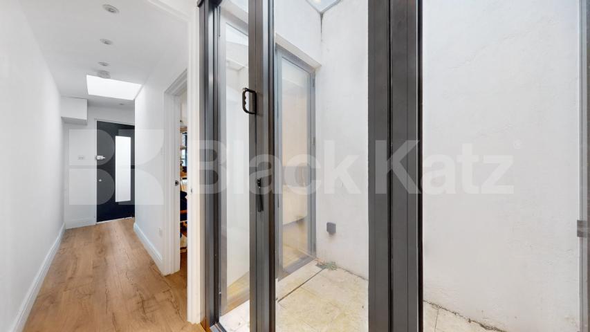 			1 Bedroom, 1 bath, 1 reception Flat			 Parkway, Regents Park / Camden